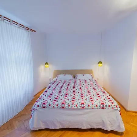Pine House Braşov